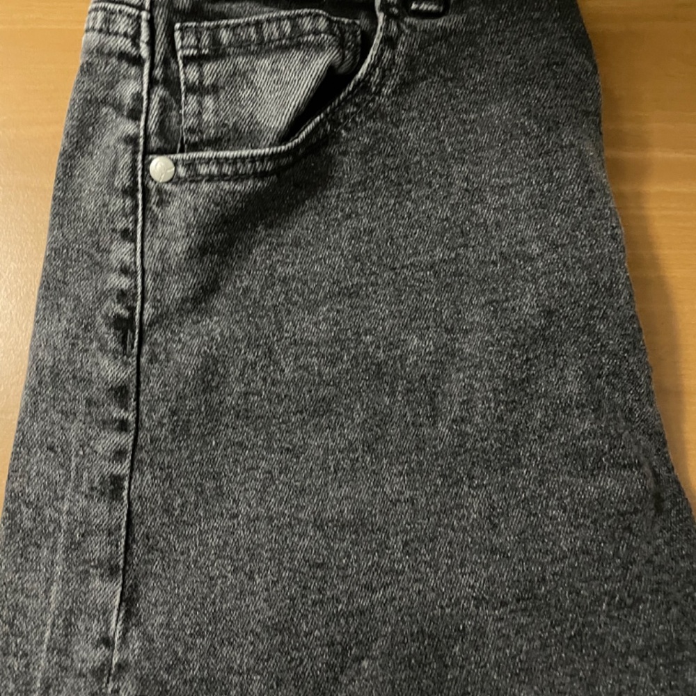 Shorts - Picture 4 of 5